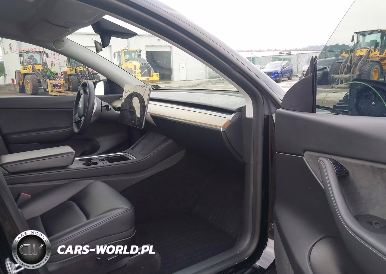 2022 Tesla Model Y Performance Dual Motor All-Wheel Drive VIN:7SAYGDEF0NF511240 - 5
