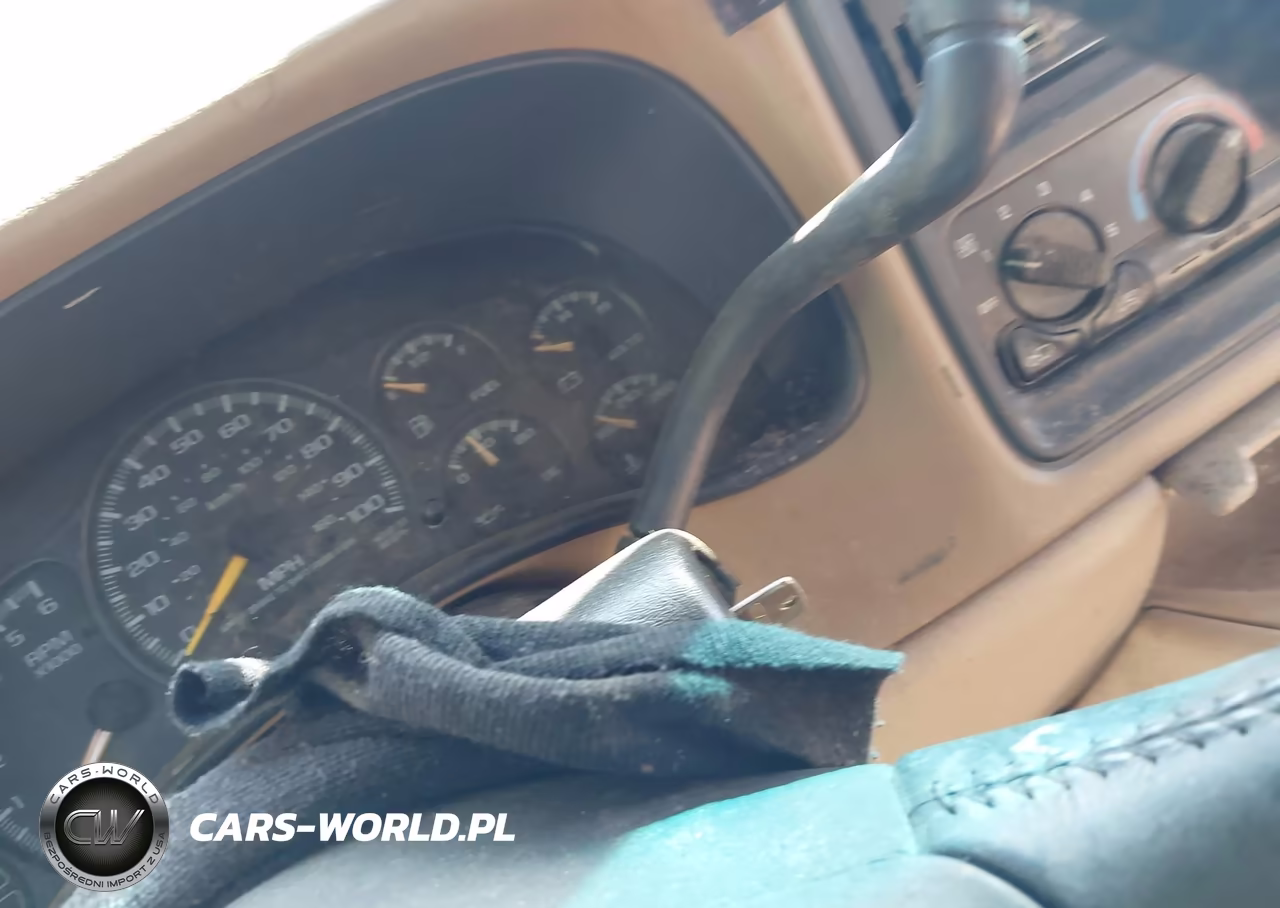 2000 Chevrolet Suburban 1500 Lt VIN:3GNEC16T2YG109689 - 11