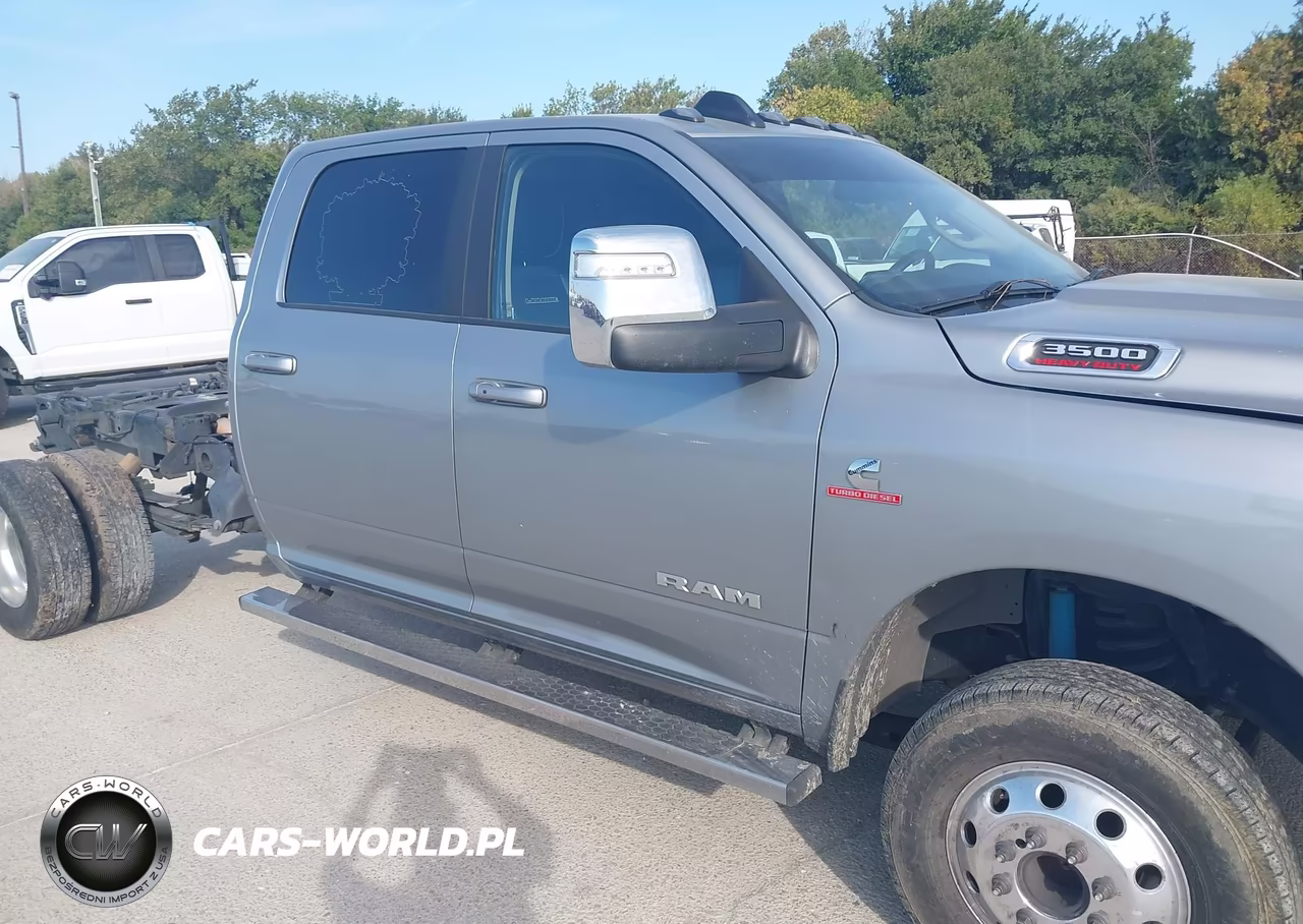 2024 Ram 3500 Laramie 4X4 8' Box VIN:3C63RRJL7RG328175 - 14