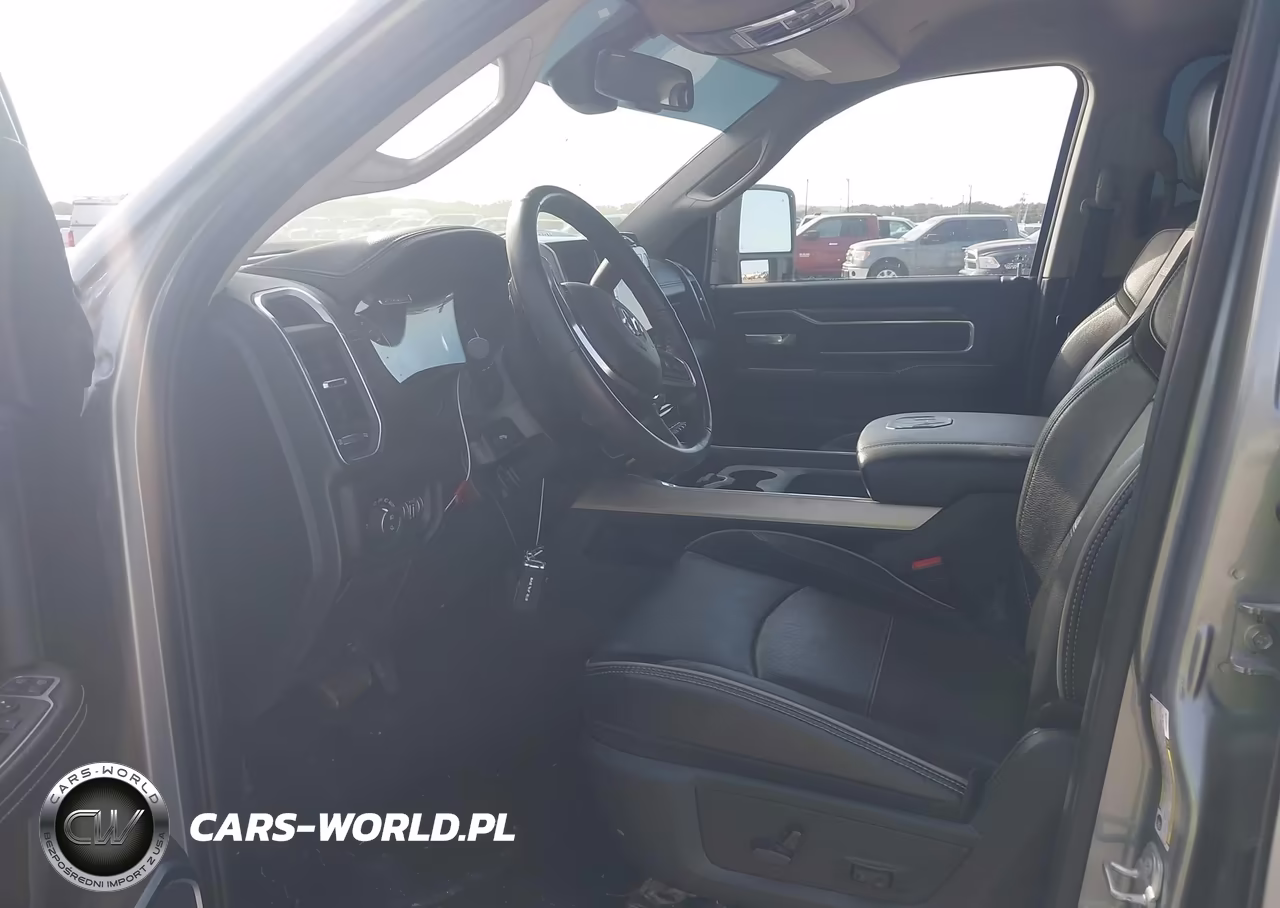 2024 Ram 3500 Laramie 4X4 8' Box VIN:3C63RRJL7RG328175 - 7