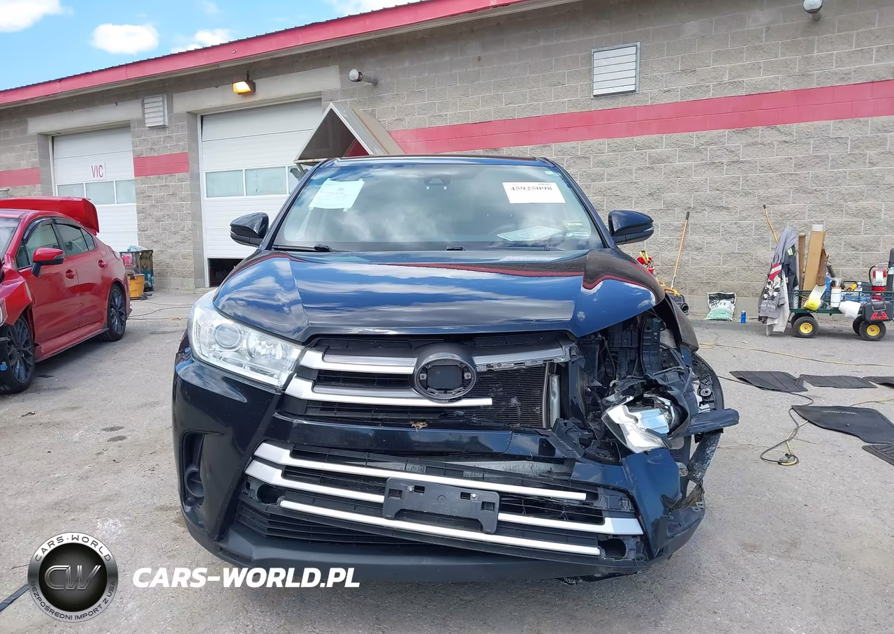 2018 Toyota Highlander Le VIN:5TDBZRFH9JS912639 - 12