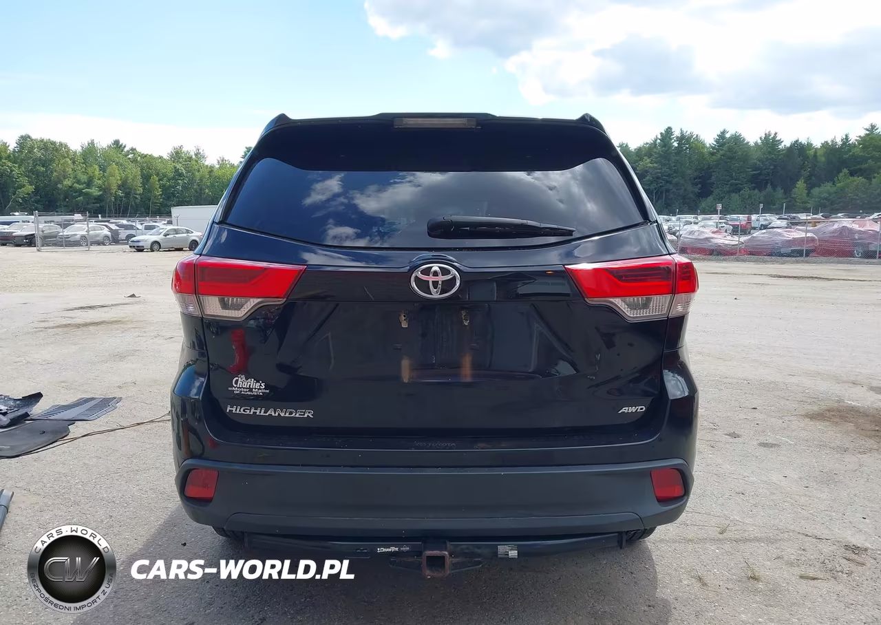 2018 Toyota Highlander Le VIN:5TDBZRFH9JS912639 - 16
