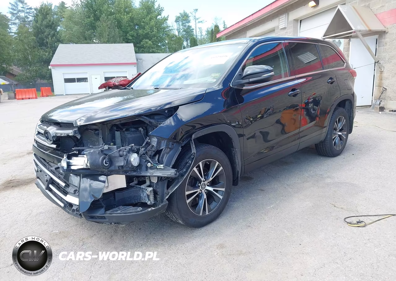 2018 Toyota Highlander Le VIN:5TDBZRFH9JS912639 - 2
