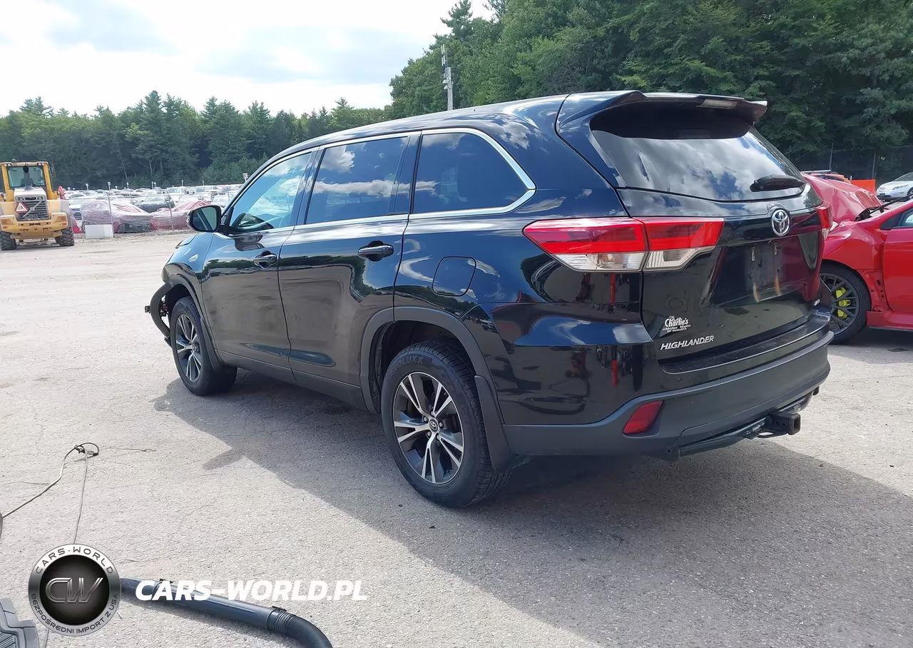 2018 Toyota Highlander Le VIN:5TDBZRFH9JS912639 - 3