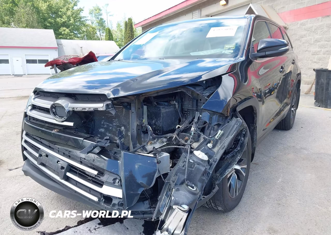 2018 Toyota Highlander Le VIN:5TDBZRFH9JS912639 - 6