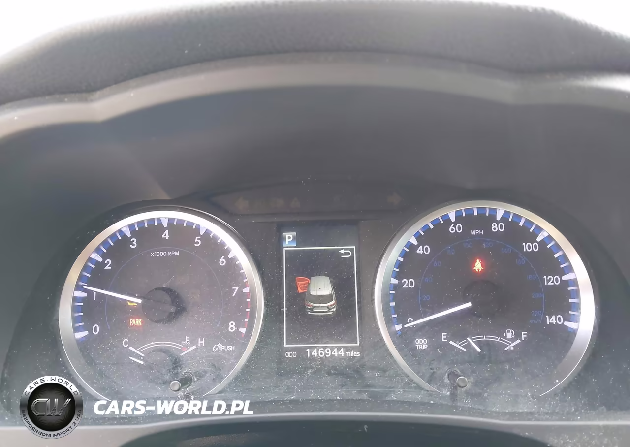 2018 Toyota Highlander Le VIN:5TDBZRFH9JS912639 - 7