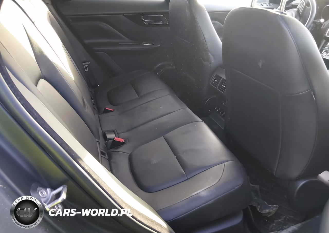 2019 Jaguar F-Pace 25T Premium VIN:SADCJ2FX8KA369300 - 8