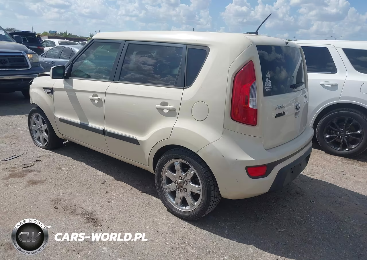 2013 Kia Soul VIN:KNDJT2A55D7532939 - 3