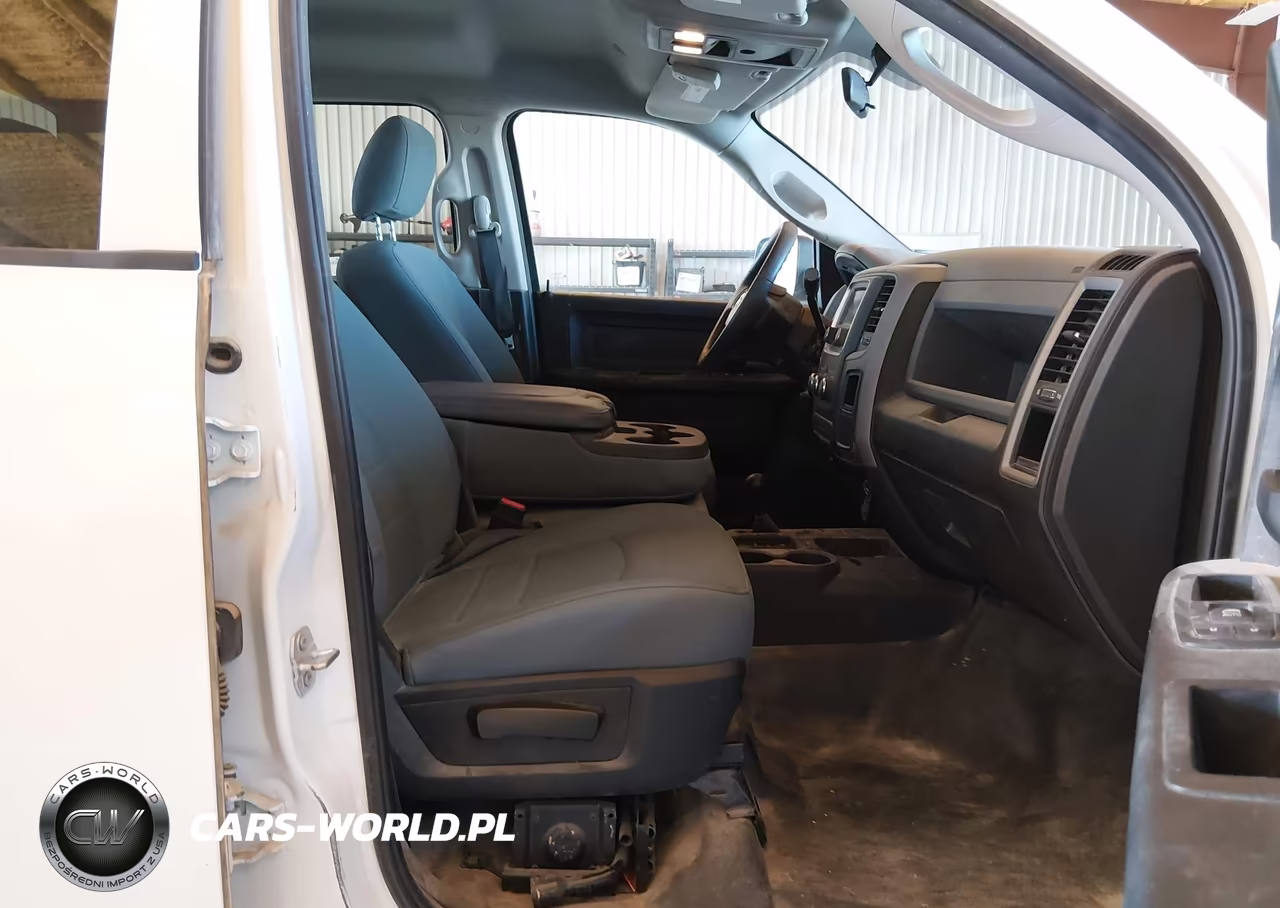 2018 Ram 2500 Tradesman 4X4 8' Box VIN:3C6TR5HT4JG363629 - 5