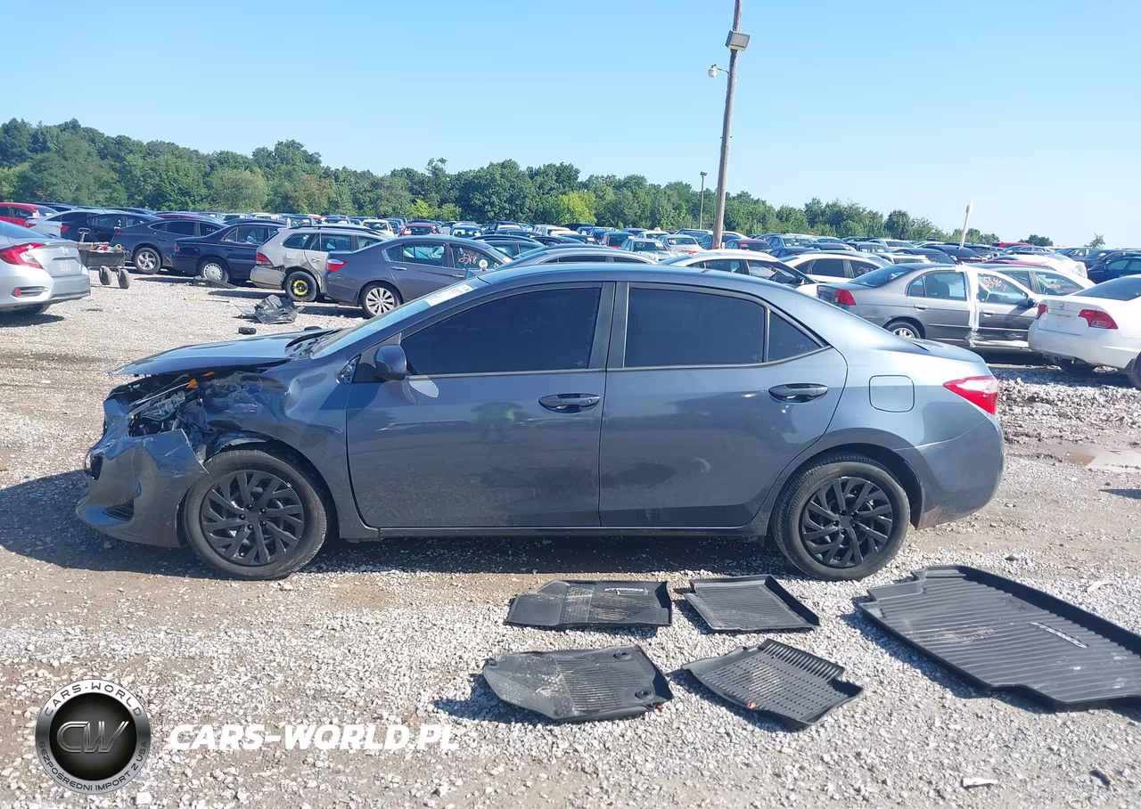 2019 Toyota Corolla Le VIN:2T1BURHE9KC165734 - 14
