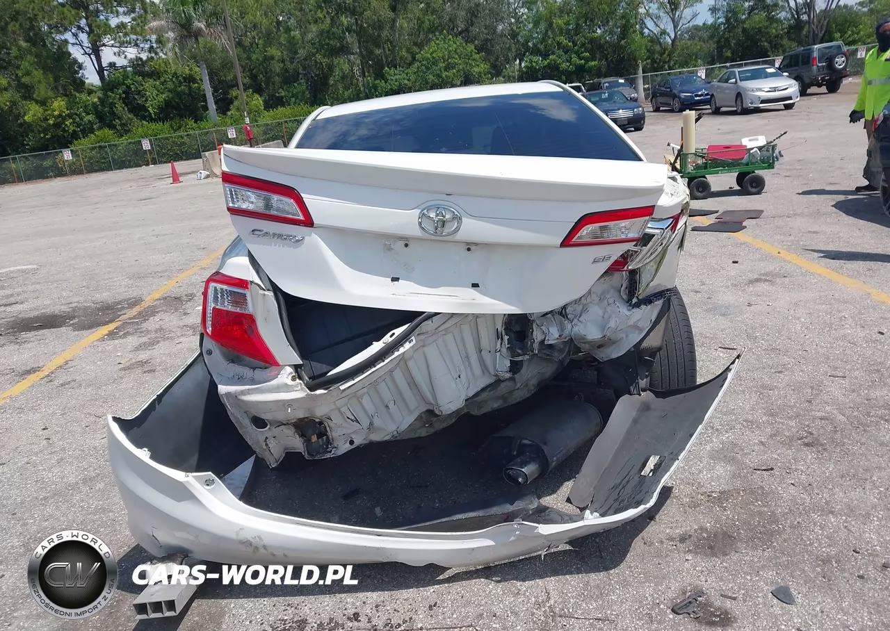 2014 Toyota Camry Se VIN:4T1BF1FK9EU350762 - 17