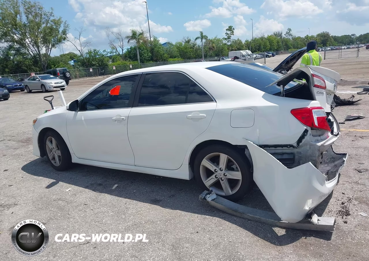 2014 Toyota Camry Se VIN:4T1BF1FK9EU350762 - 3