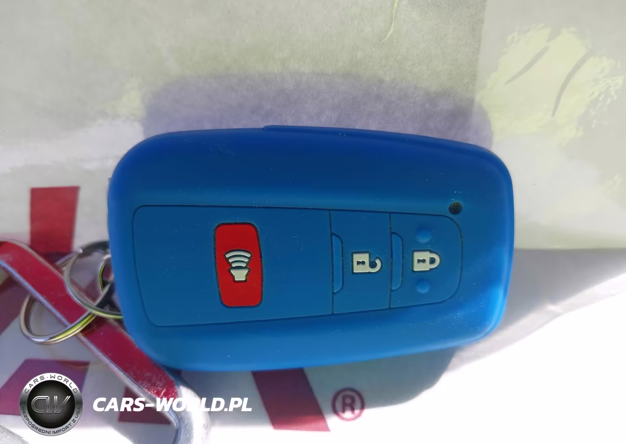 2018 Toyota Prius Four VIN:JTDKARFU8J3057423 - 11