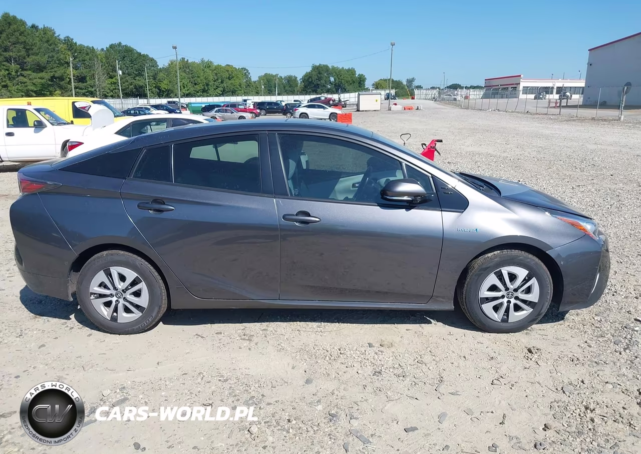 2018 Toyota Prius Four VIN:JTDKARFU8J3057423 - 13