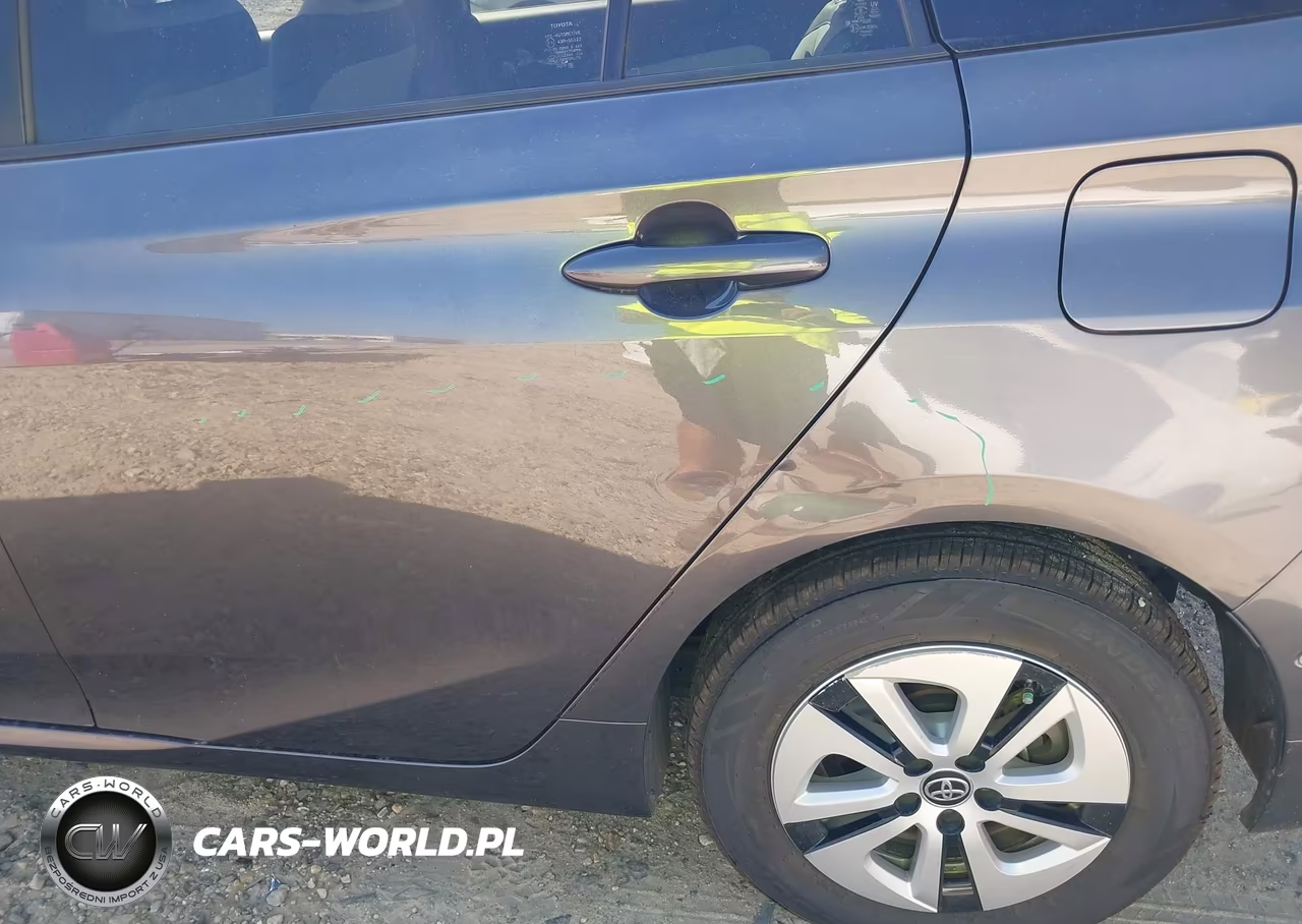 2018 Toyota Prius Four VIN:JTDKARFU8J3057423 - 20