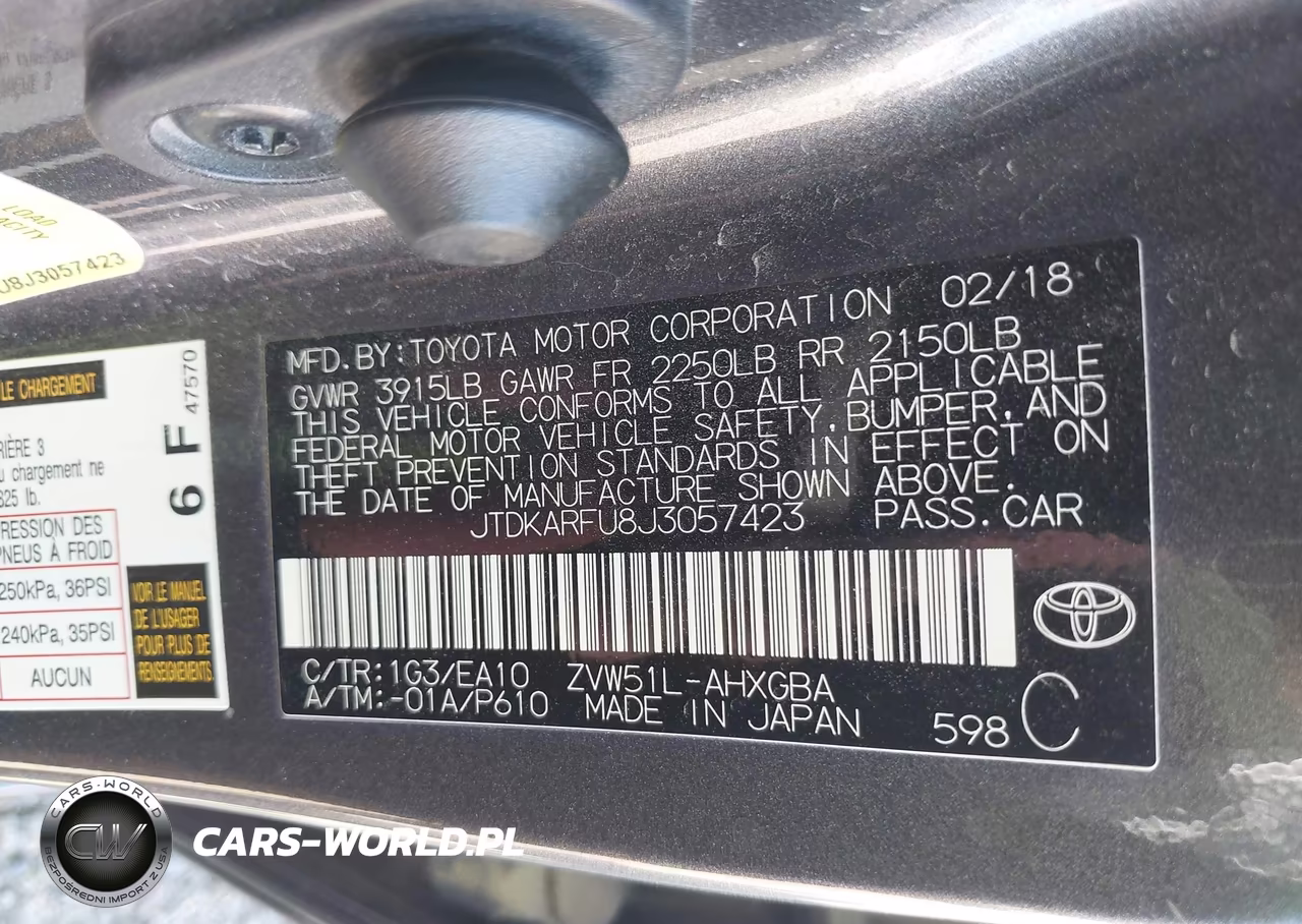 2018 Toyota Prius Four VIN:JTDKARFU8J3057423 - 9
