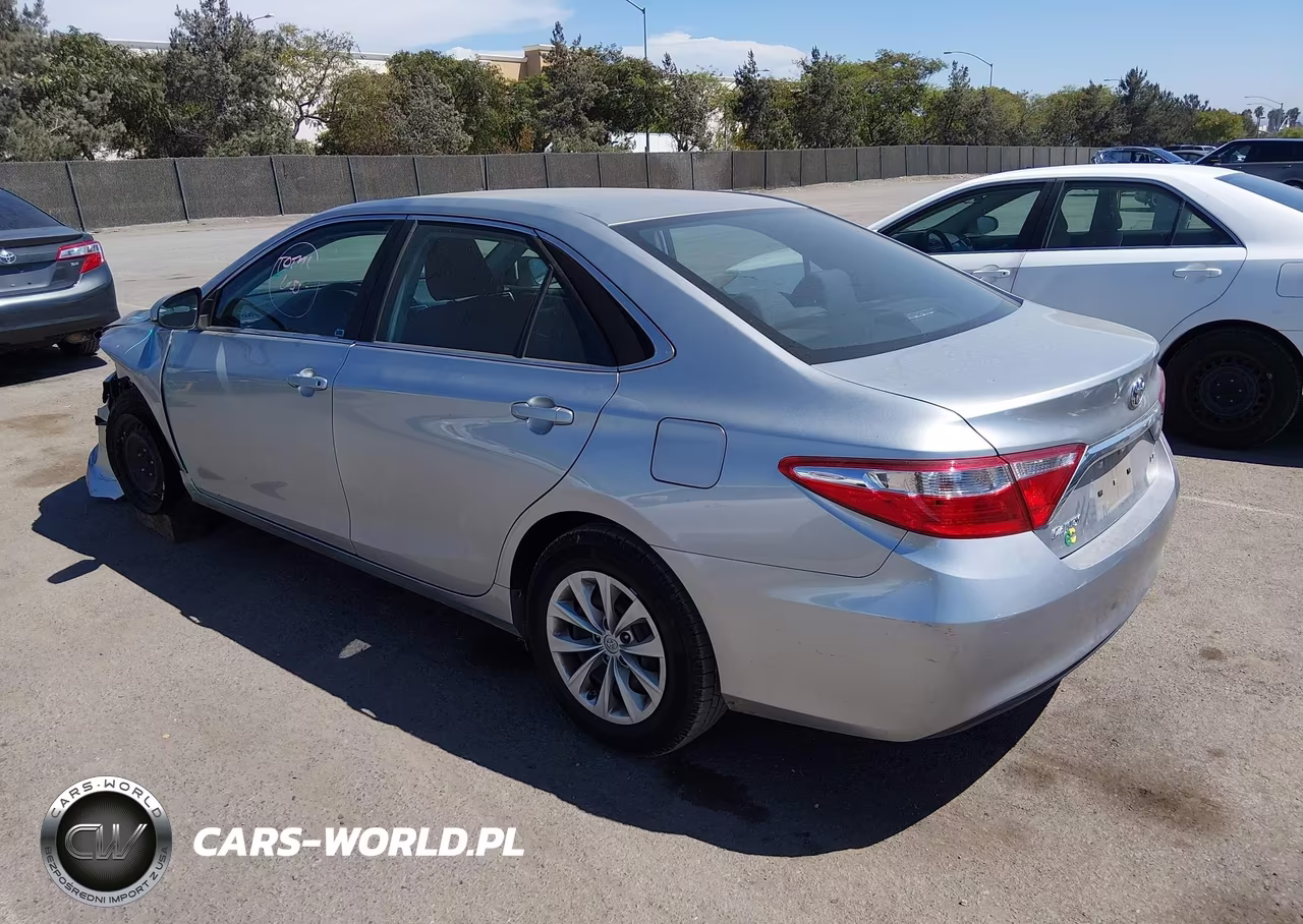 2015 Toyota Camry Le VIN:4T4BF1FK0FR458713 - 3