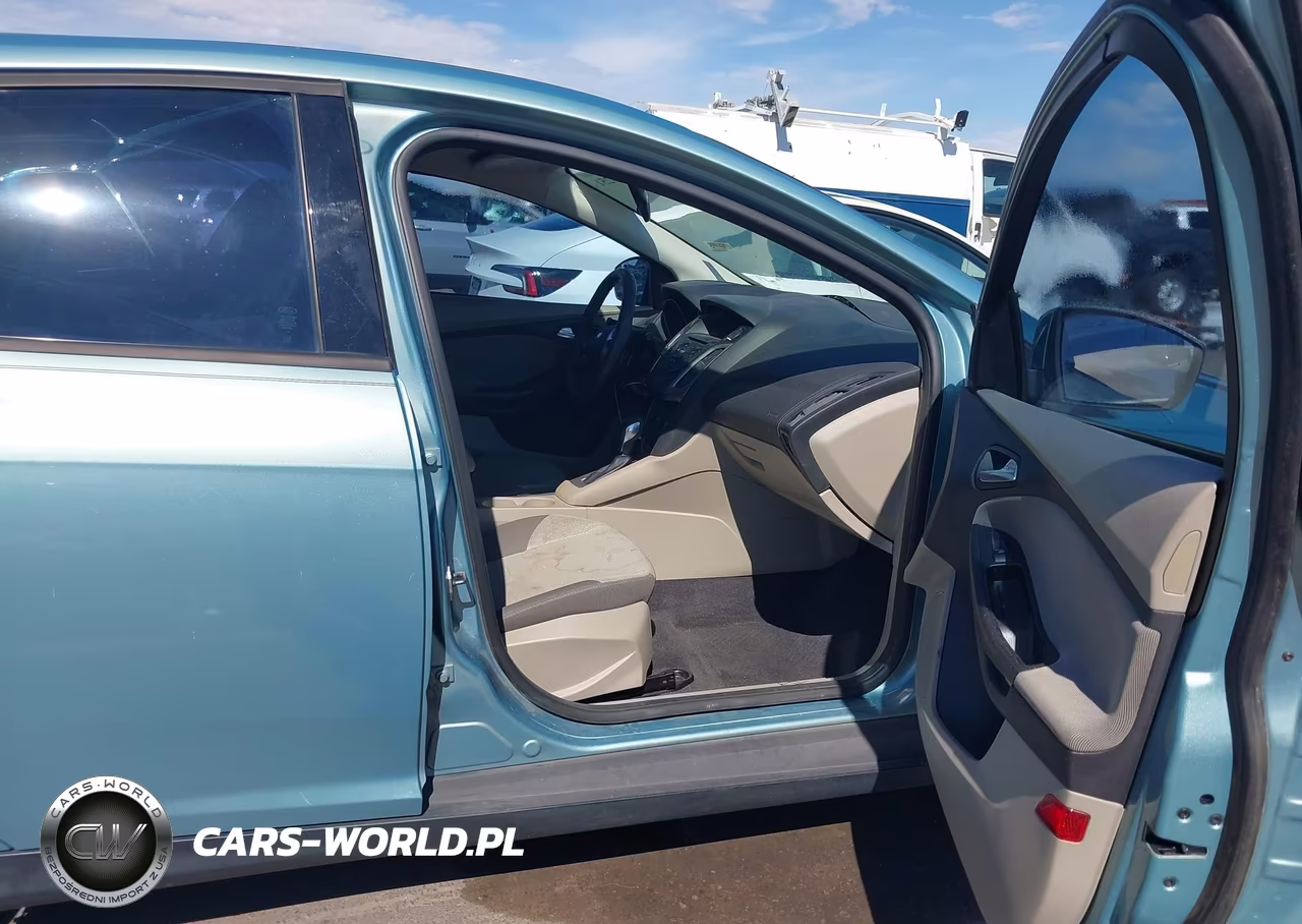 2012 Ford Focus Se VIN:1FAHP3K20CL423216 - 5