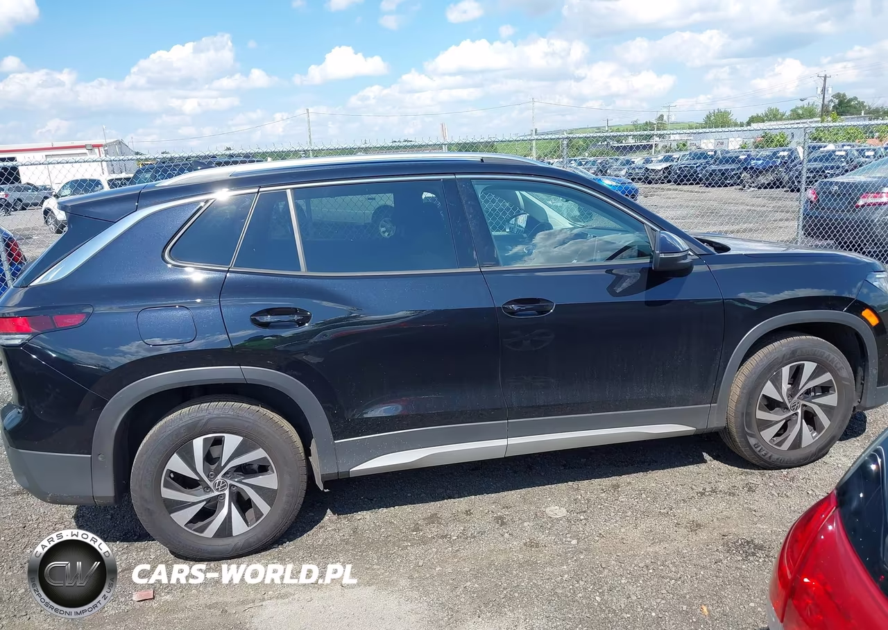 2025 Volkswagen Tiguan 2.0T S VIN:3VVBR7RM5SM073122 - 13