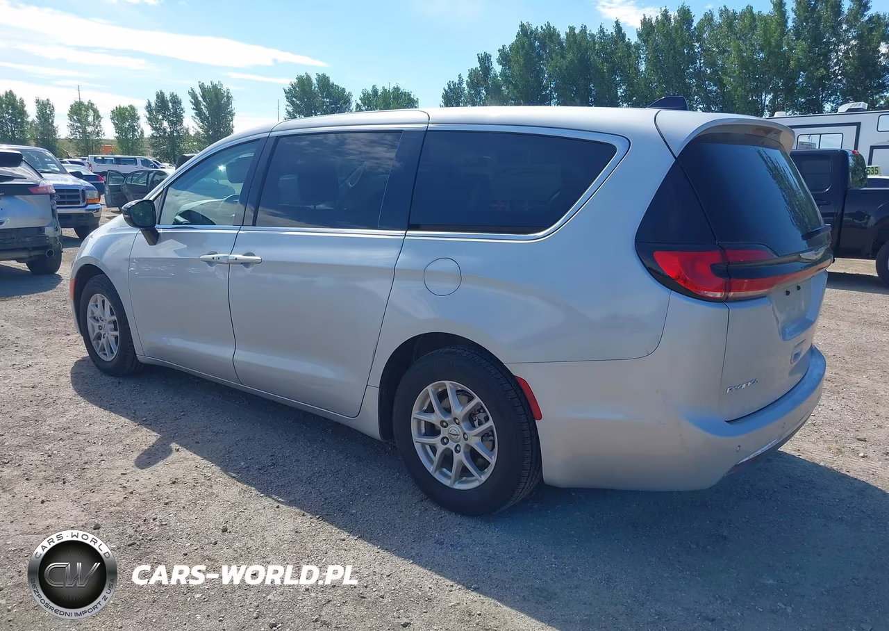 2024 Chrysler Pacifica Touring L VIN:2C4RC1BG4RR119851 - 3
