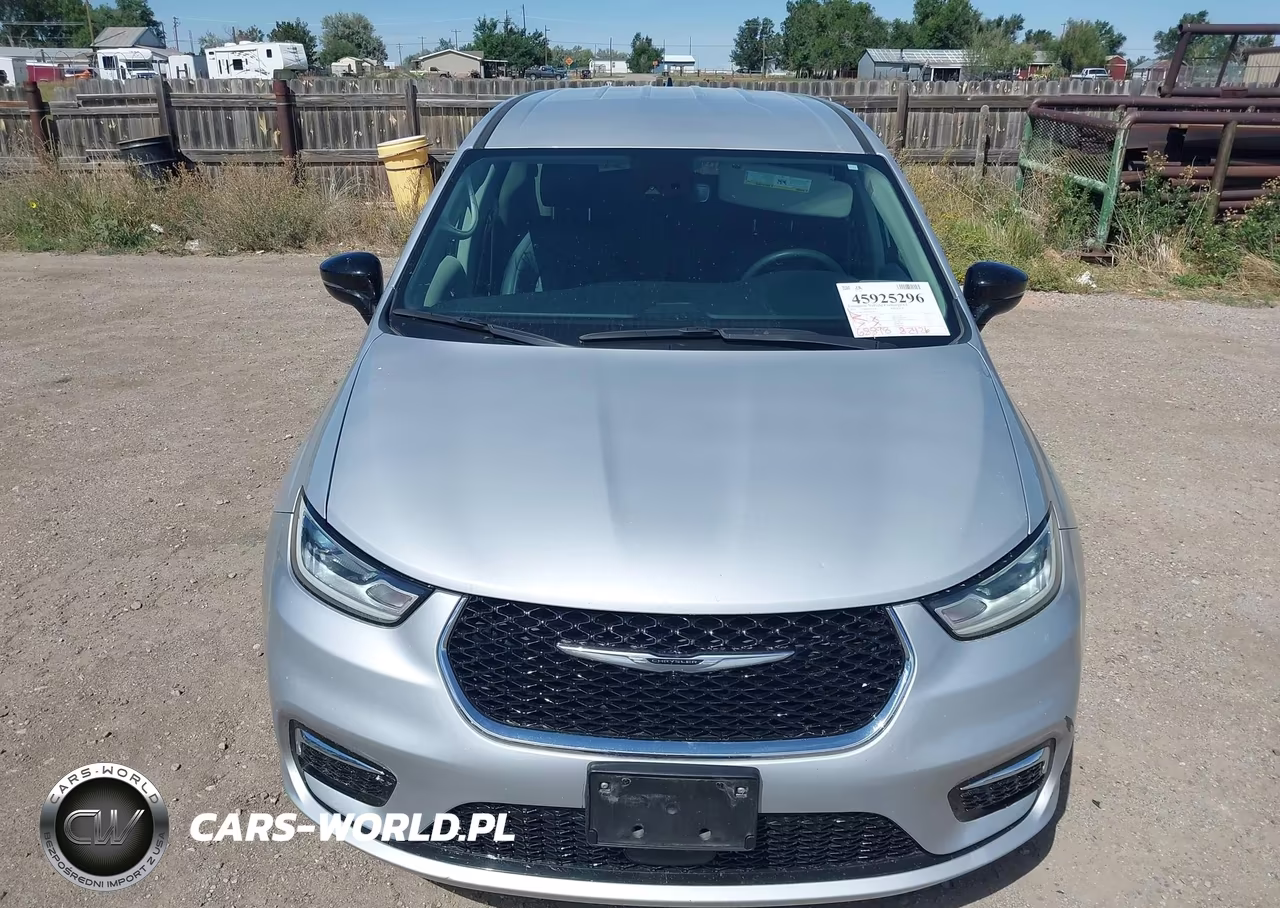 2024 Chrysler Pacifica Touring L VIN:2C4RC1BG4RR119851 - 6