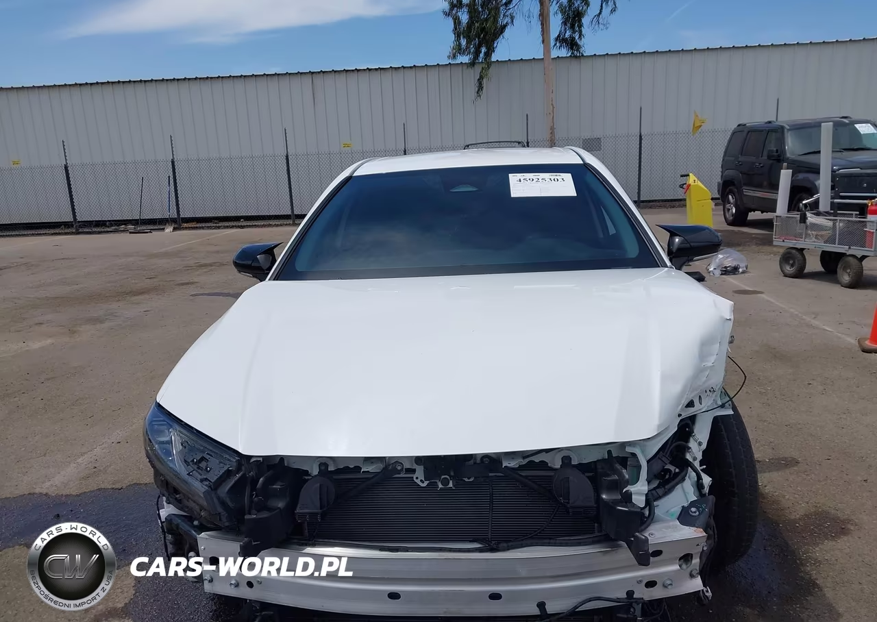 2025 Toyota Camry Le VIN:4T1DAACKXSU024945 - 13
