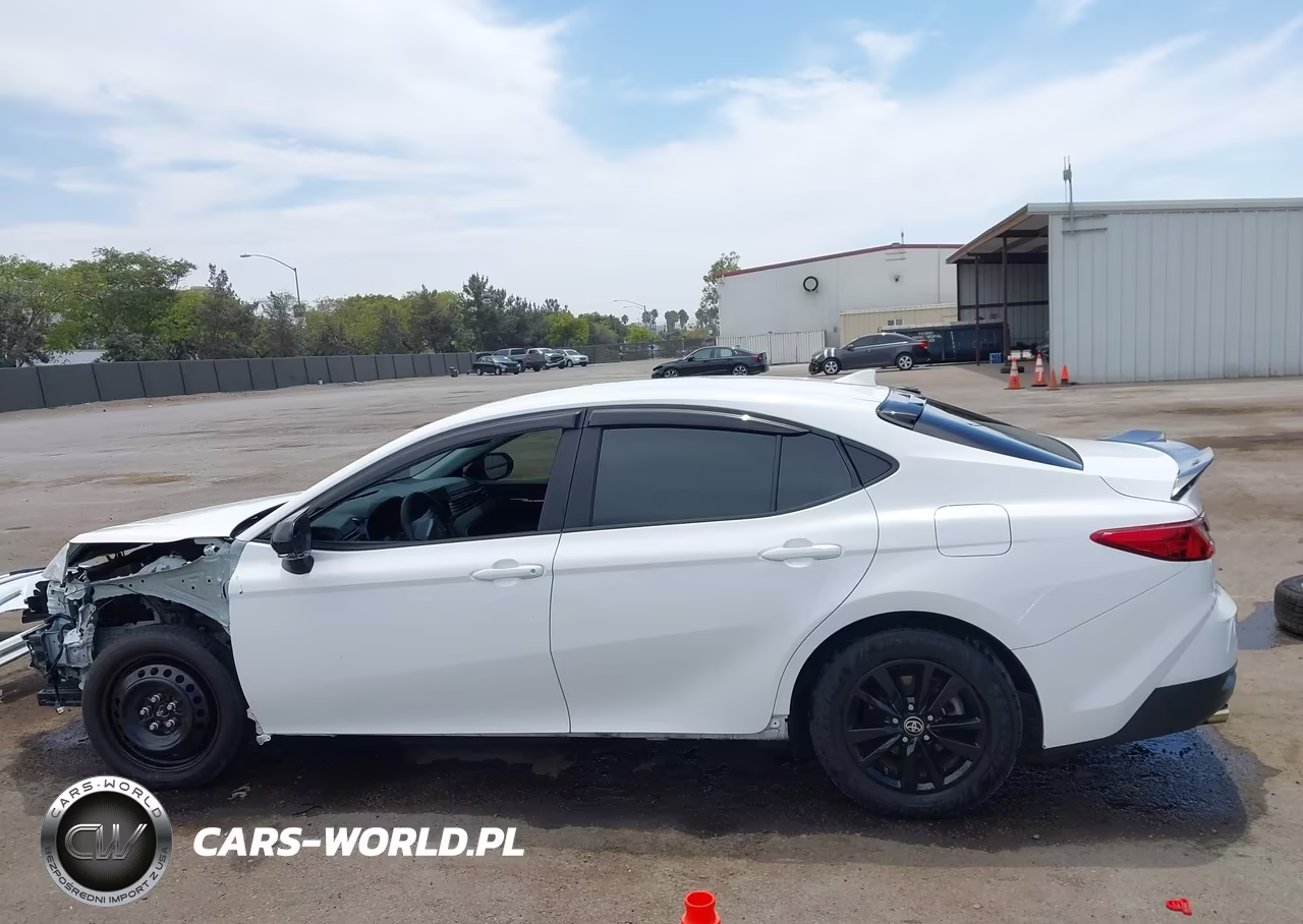 2025 Toyota Camry Le VIN:4T1DAACKXSU024945 - 15