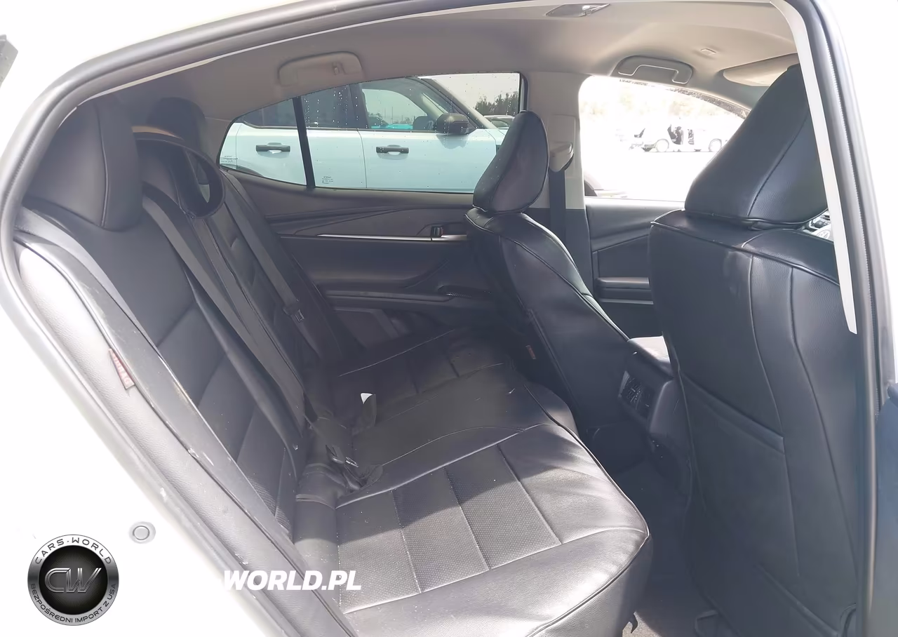 2025 Toyota Camry Le VIN:4T1DAACKXSU024945 - 8