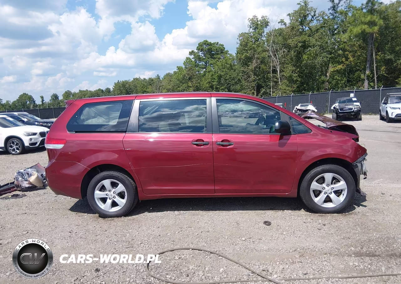 2011 Toyota Sienna VIN:5TDKA3DC7BS002145 - 14