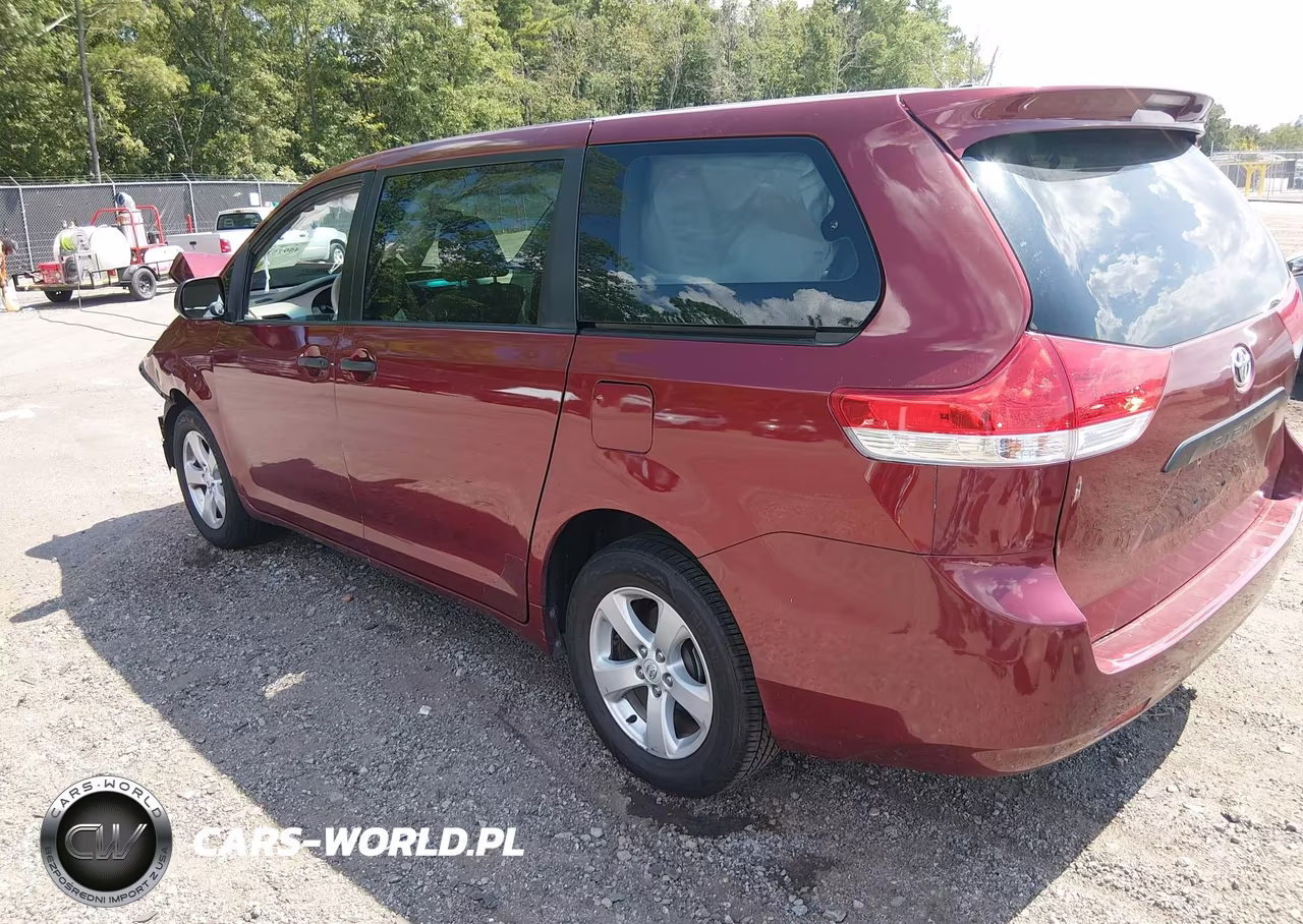 2011 Toyota Sienna VIN:5TDKA3DC7BS002145 - 3