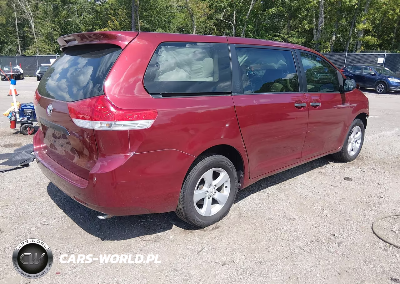 2011 Toyota Sienna VIN:5TDKA3DC7BS002145 - 4