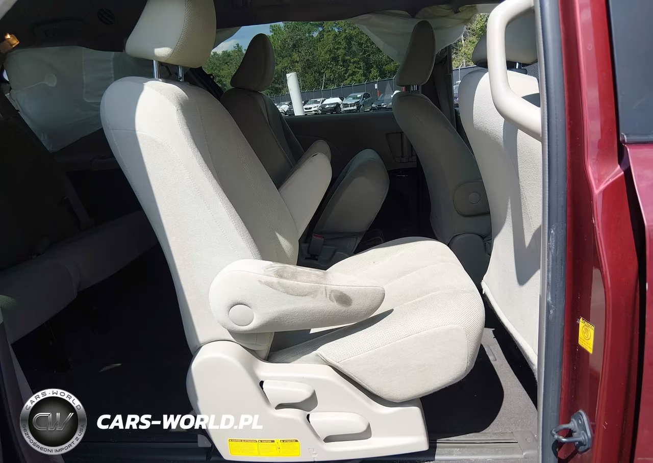2011 Toyota Sienna VIN:5TDKA3DC7BS002145 - 8
