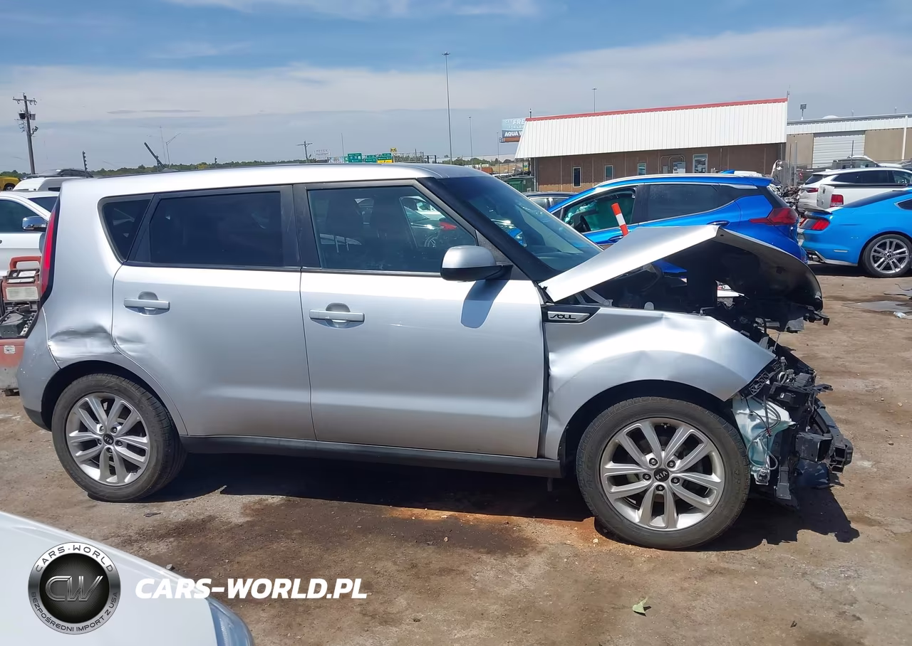 2017 Kia Soul + VIN:KNDJP3A53H7476466 - 13