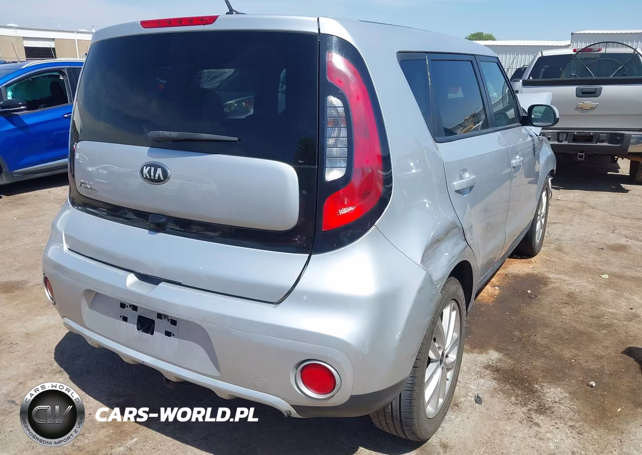2017 Kia Soul + VIN:KNDJP3A53H7476466 - 4