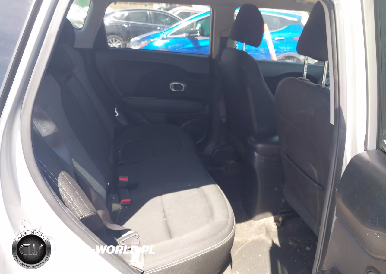 2017 Kia Soul + VIN:KNDJP3A53H7476466 - 8