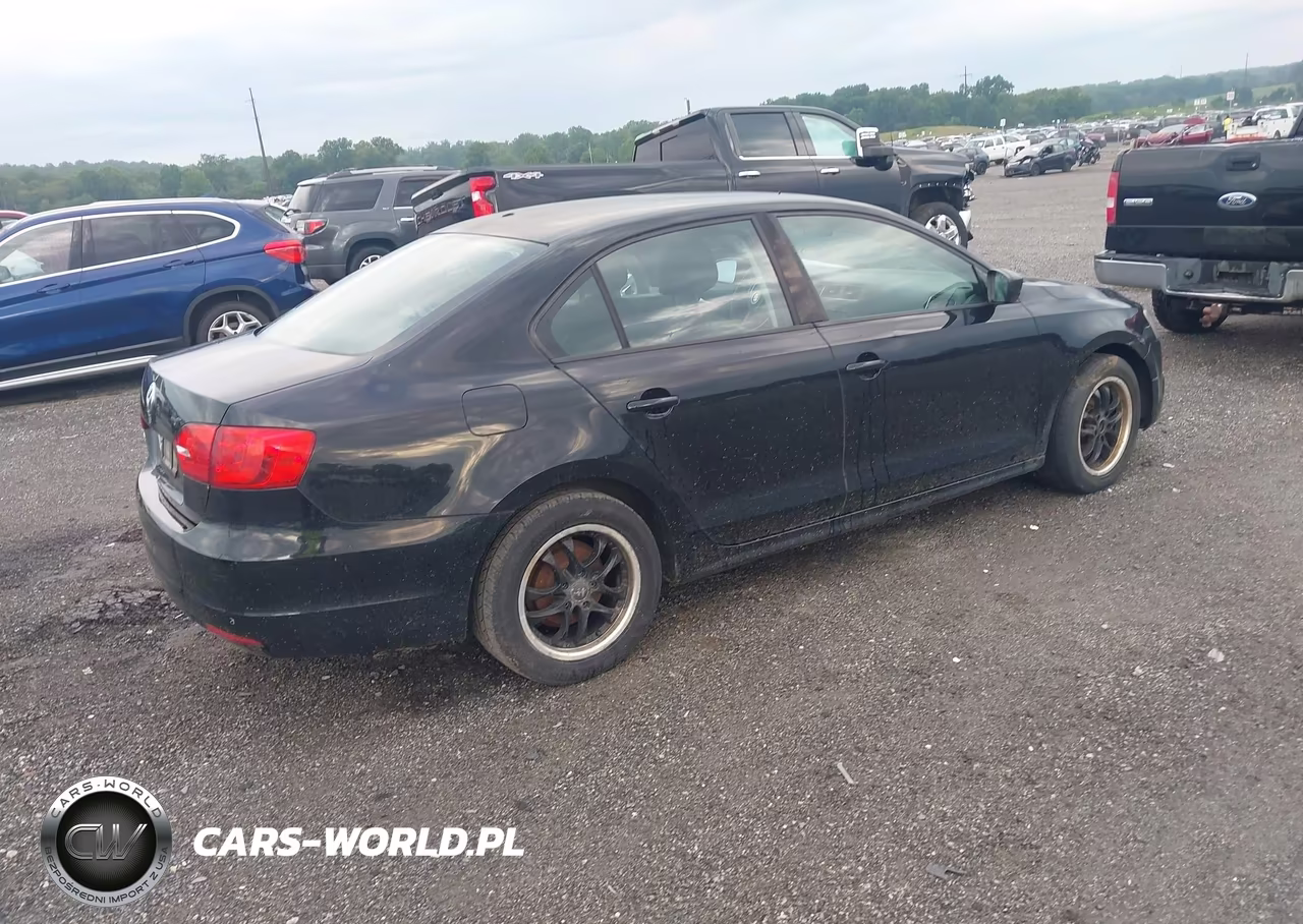 2011 Volkswagen Jetta 2.0L S VIN:3VW2K7AJ3BM089420 - 4