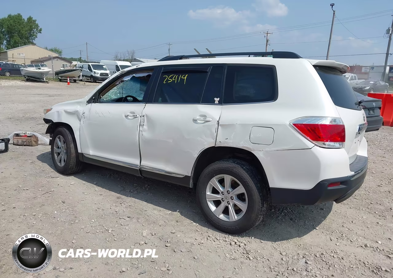 2013 Toyota Highlander Se V6 VIN:5TDBK3EH8DS236448 - 3