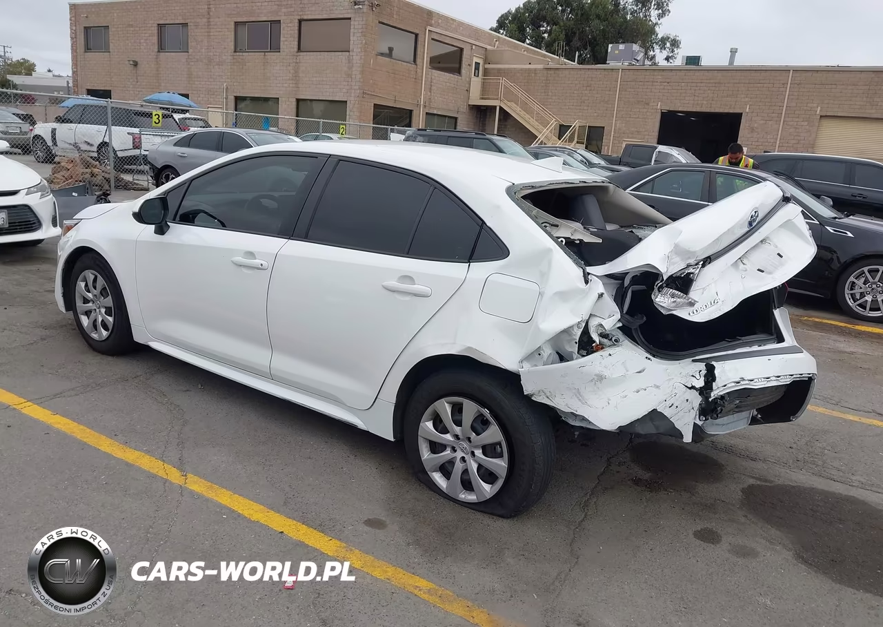 2025 Toyota Corolla Hybrid Le VIN:JTDBCMFE5S3092041 - 3