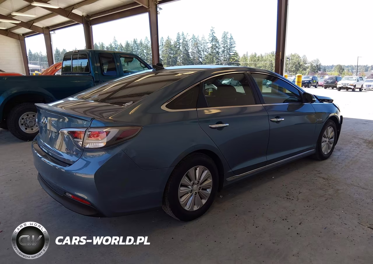 2016 Hyundai Sonata Hybrid Se VIN:KMHE24L1XGA035477 - 4