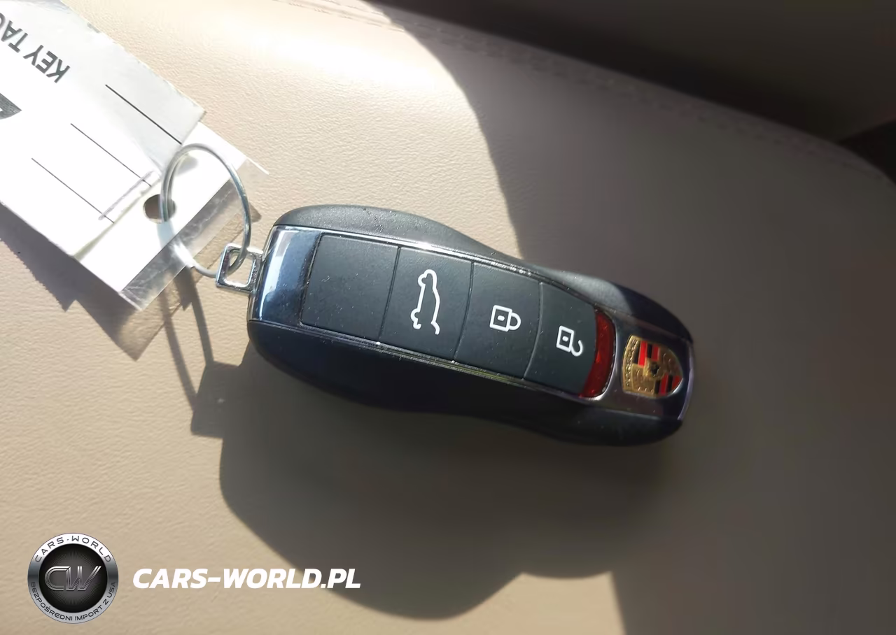 2025 Porsche Macan T VIN:WP1AA2A59SLB15526 - 11