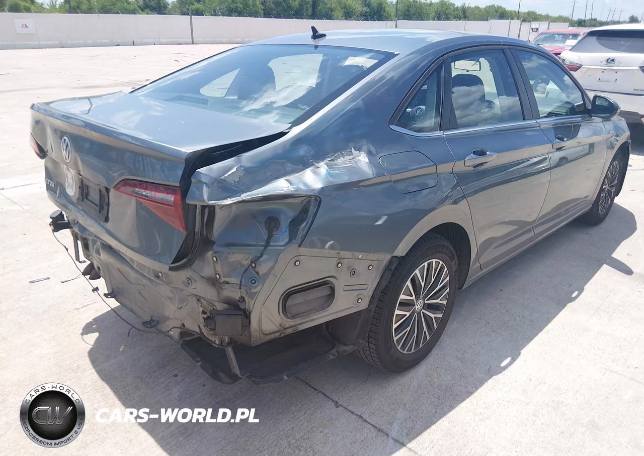 2019 Volkswagen Jetta VIN:3VWC57BU6KM001352 - 4