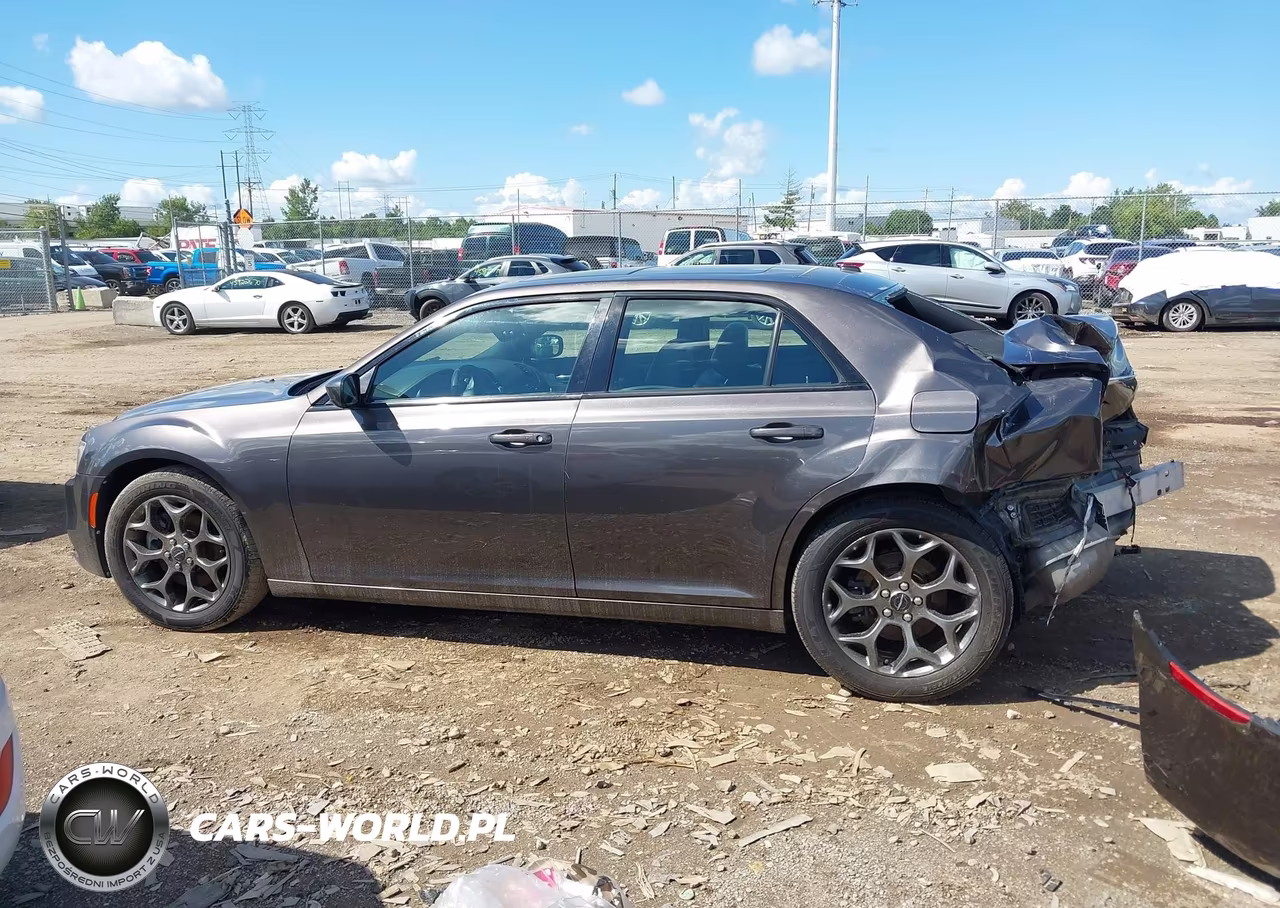 2015 Chrysler 300 S VIN:2C3CCAGGXFH830796 - 15