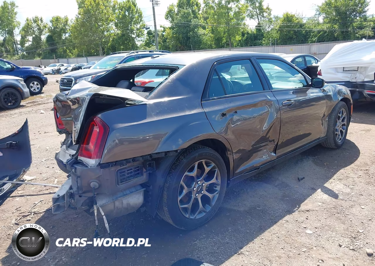2015 Chrysler 300 S VIN:2C3CCAGGXFH830796 - 4