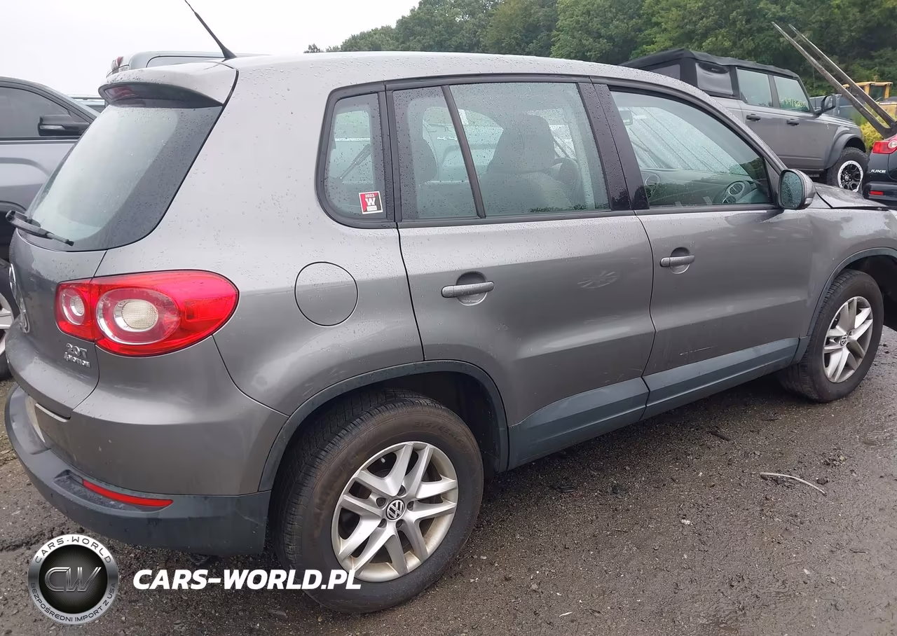 2011 Volkswagen Tiguan S VIN:WVGBV7AX5BW534833 - 4