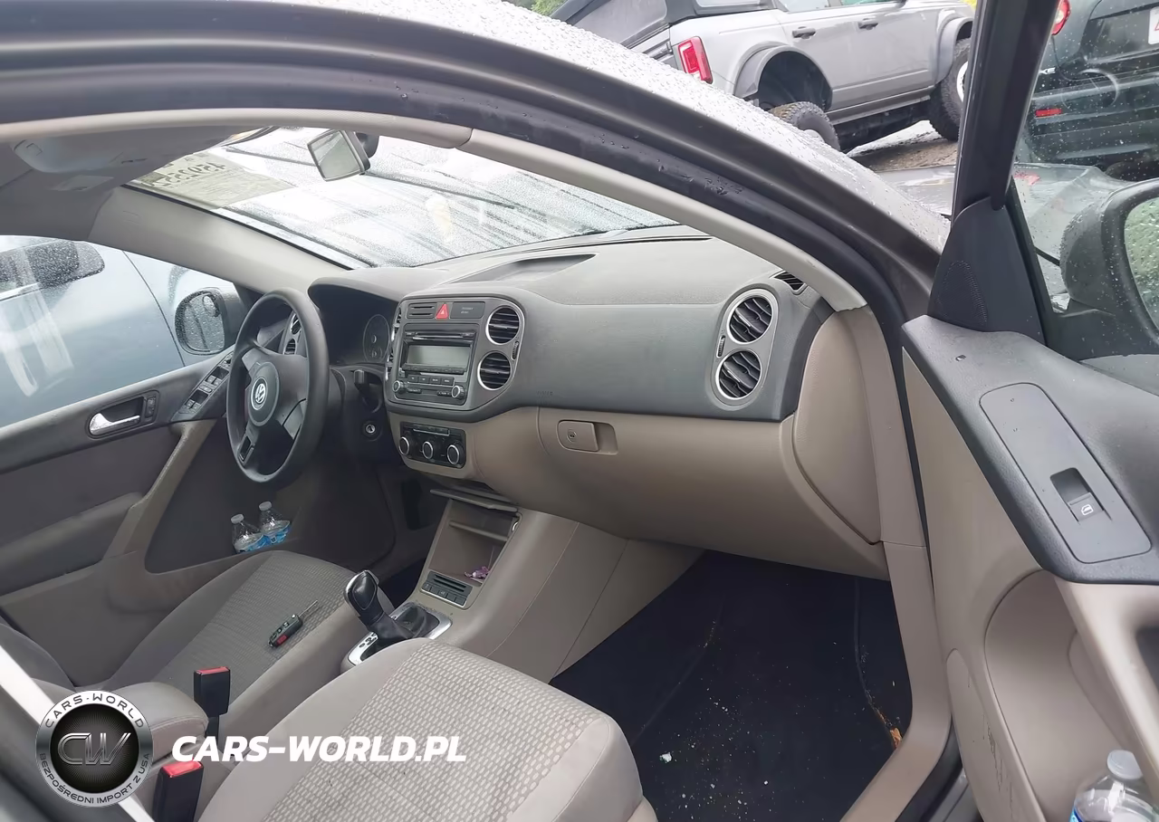 2011 Volkswagen Tiguan S VIN:WVGBV7AX5BW534833 - 5
