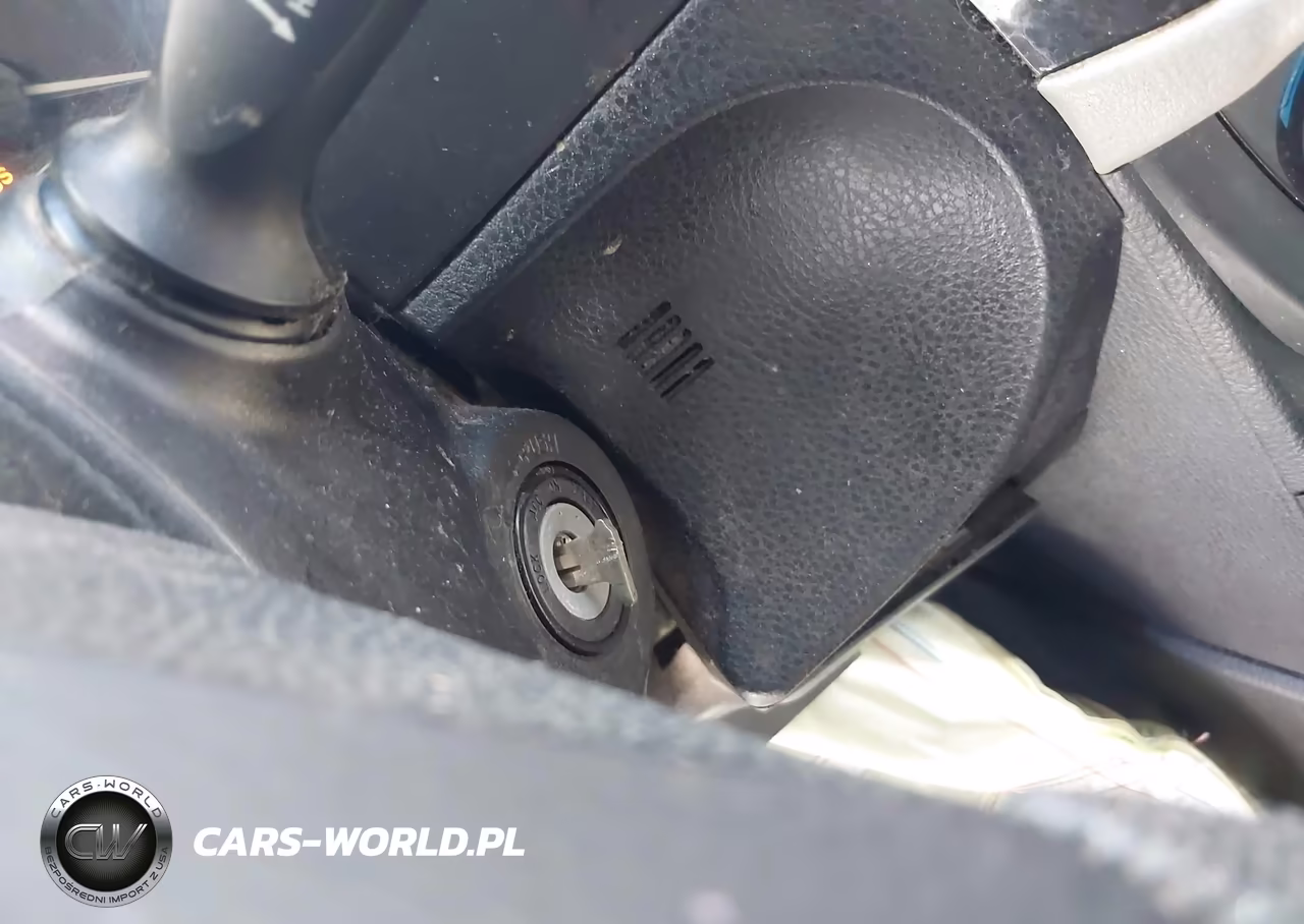 2015 Toyota Corolla Le Plus VIN:5YFBURHE2FP238559 - 11