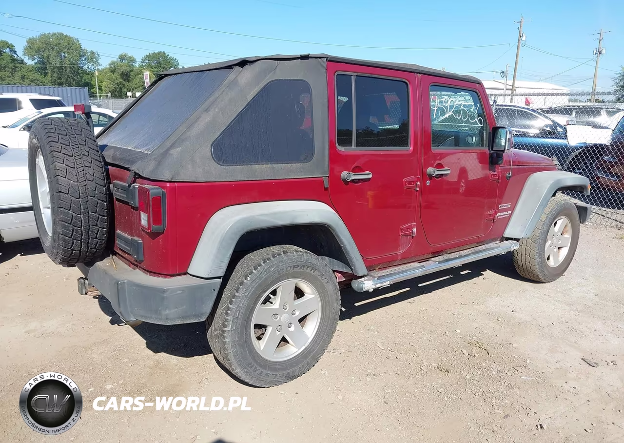 2011 Jeep Wrangler Unlimited Sport VIN:1J4BA3H15BL561245 - 4