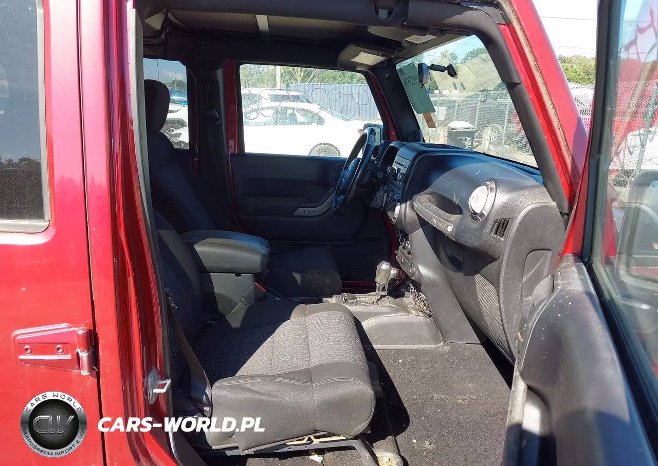 2011 Jeep Wrangler Unlimited Sport VIN:1J4BA3H15BL561245 - 5