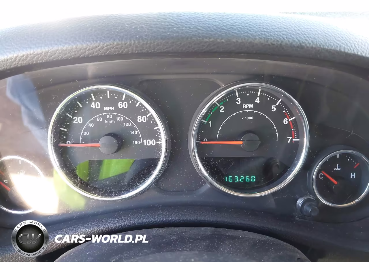 2011 Jeep Wrangler Unlimited Sport VIN:1J4BA3H15BL561245 - 7