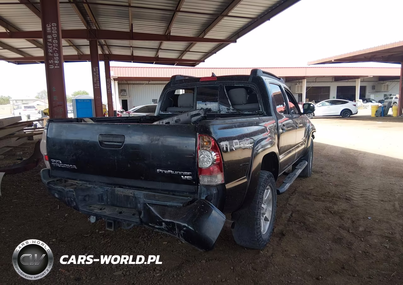 2014 Toyota Tacoma Prerunner V6 VIN:3TMJU4GN9EM165079 - 4